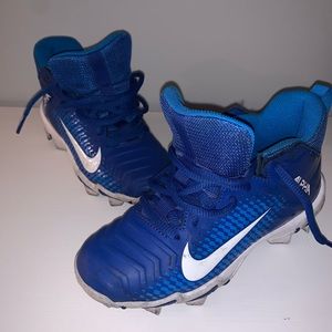 Nike Alpha Menace Shark 2 Mid Football Cleats 1Y